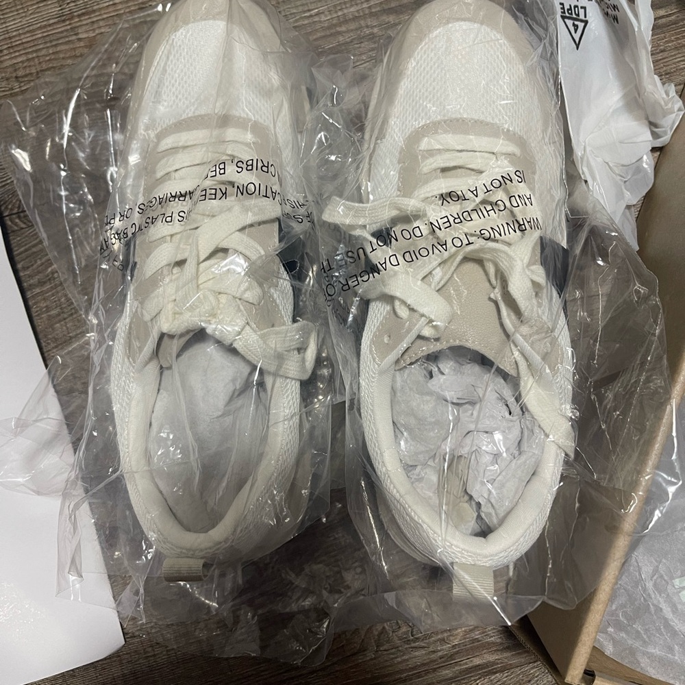 MIA White Women's Sneakers